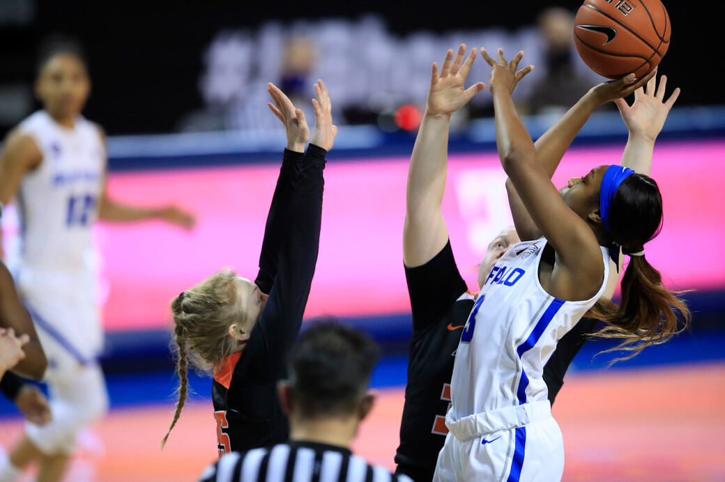 UB 82, Bowling Green 74